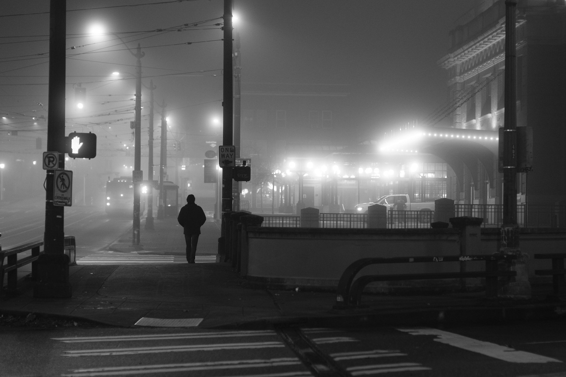 FogSeattleatnight1706-APF1860px