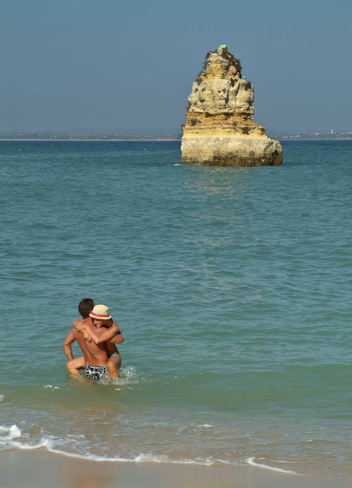 Portugal,_lovers_in_Algarve-0672.jpg